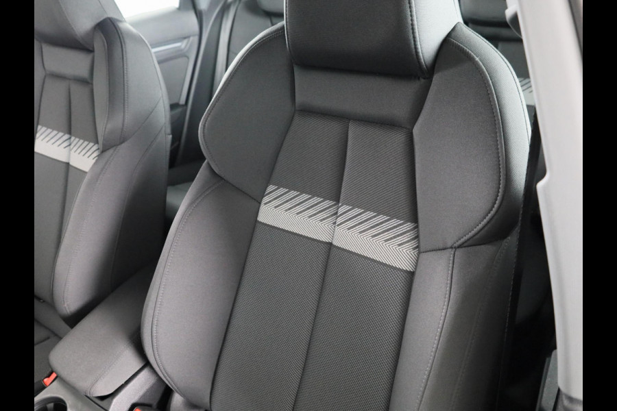 Audi A3 Sportback 40 TFSI e Advanced edition 204 pk S-tronic | Verlengde garantie | Navigatie | Parkeersensoren (Park assist) | Achteruitrijcamera | Adaptieve cruise control | Stoelverwarming |