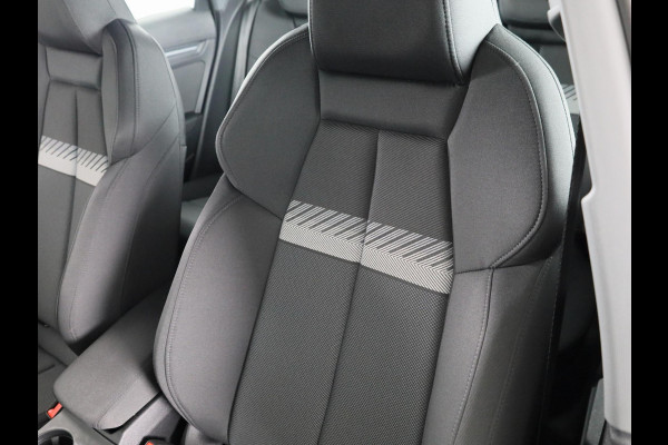 Audi A3 Sportback 40 TFSI e Advanced edition 204 pk S-tronic | Verlengde garantie | Navigatie | Parkeersensoren (Park assist) | Achteruitrijcamera | Adaptieve cruise control | Stoelverwarming |