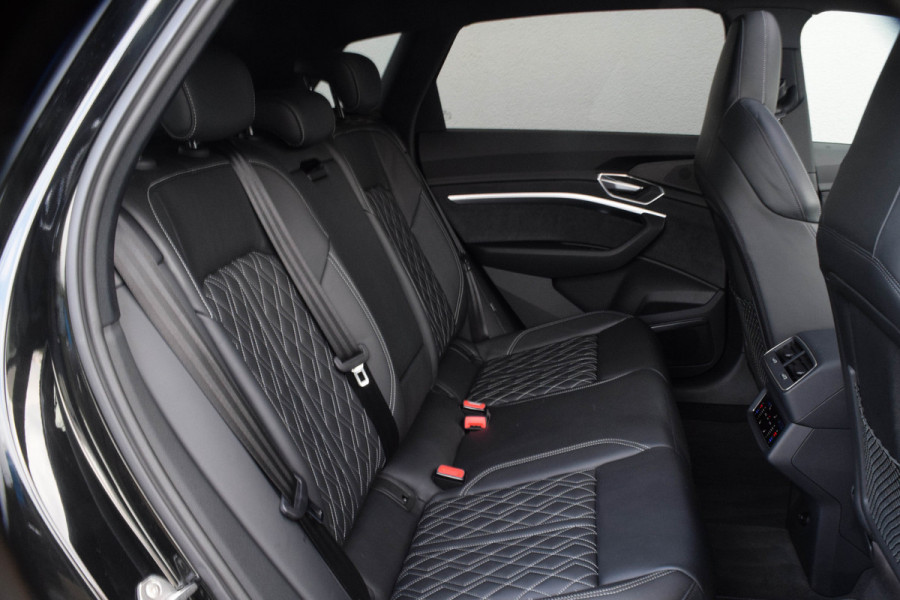 Audi e-tron S Quattro 371kW / Standkachel/ Luchtvering/ Bang & Olufsen Sound System/ Panoramadak/ Trekhaak/