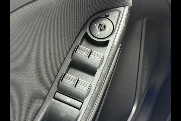 Ford Focus BWJ 2018 | 1.0 126PK Titanium | TREKHAAK | SCHUIFDAK | CLIMA | CAMERA | CARPLAY | NAVI | CRUISE | 2X PDC |