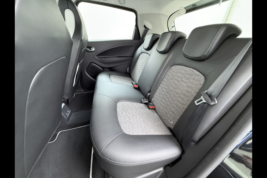 Renault ZOE R135 Intens 52 kWh SOH 92% Fase 3 Warmtepomp Apple Carplay Android Auto Navi Ecc Cruise Control Camera Pdc Lane Assist Stoel+Stuurverwarming Regen-Lichtsensor Parkeerhulp Dodehoek Lmv Privacy Glas Facelift model Eigen Accu Zeer compleet