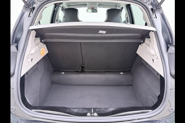 Renault ZOE R135 Intens 52 kWh SOH 92% Fase 3 Warmtepomp Apple Carplay Android Auto Navi Ecc Cruise Control Camera Pdc Lane Assist Stoel+Stuurverwarming Regen-Lichtsensor Parkeerhulp Dodehoek Lmv Privacy Glas Facelift model Eigen Accu Zeer compleet