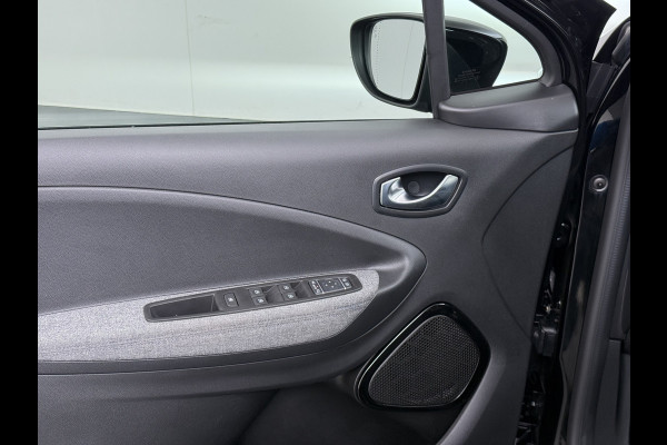 Renault ZOE R135 Intens 52 kWh SOH 92% Fase 3 Warmtepomp Apple Carplay Android Auto Navi Ecc Cruise Control Camera Pdc Lane Assist Stoel+Stuurverwarming Regen-Lichtsensor Parkeerhulp Dodehoek Lmv Privacy Glas Facelift model Eigen Accu Zeer compleet