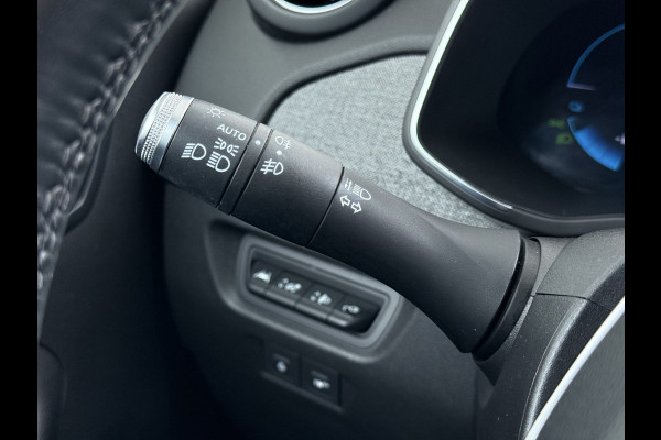 Renault ZOE R135 Intens 52 kWh SOH 92% Fase 3 Warmtepomp Apple Carplay Android Auto Navi Ecc Cruise Control Camera Pdc Lane Assist Stoel+Stuurverwarming Regen-Lichtsensor Parkeerhulp Dodehoek Lmv Privacy Glas Facelift model Eigen Accu Zeer compleet