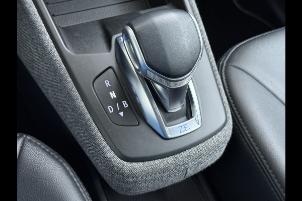 Renault ZOE R135 Intens 52 kWh SOH 92% Fase 3 Warmtepomp Apple Carplay Android Auto Navi Ecc Cruise Control Camera Pdc Lane Assist Stoel+Stuurverwarming Regen-Lichtsensor Parkeerhulp Dodehoek Lmv Privacy Glas Facelift model Eigen Accu Zeer compleet