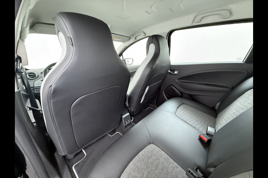Renault ZOE R135 Intens 52 kWh SOH 92% Fase 3 Warmtepomp Apple Carplay Android Auto Navi Ecc Cruise Control Camera Pdc Lane Assist Stoel+Stuurverwarming Regen-Lichtsensor Parkeerhulp Dodehoek Lmv Privacy Glas Facelift model Eigen Accu Zeer compleet