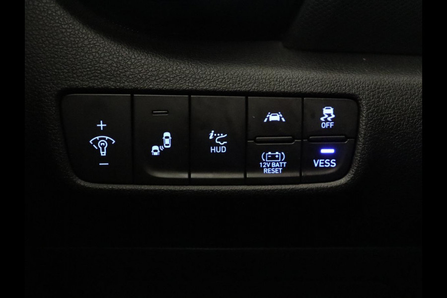 Hyundai Kona 1.6 GDI HEV Premium | Leder | Stoelventilatie | Adaptive cruise | Head-Up | Carplay | Camera | Achterbankverwarming | Navigatie | Keyless | Climate control