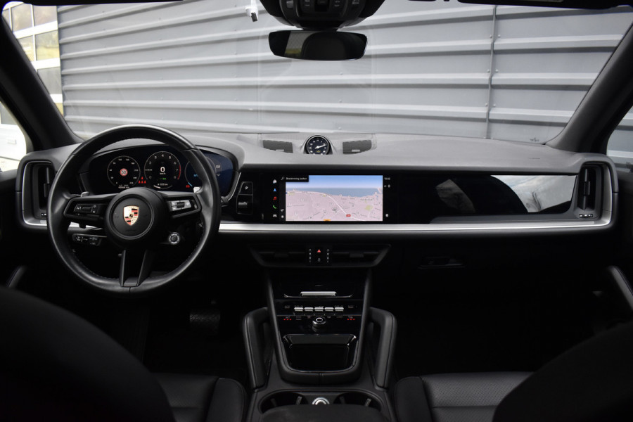 Porsche Cayenne 3.0 E-Hybrid 470pk Sport Chrono | Panorama | Matrix | ACC | 21'' Wielen | Bose | Trekhaak | Orig. NL |