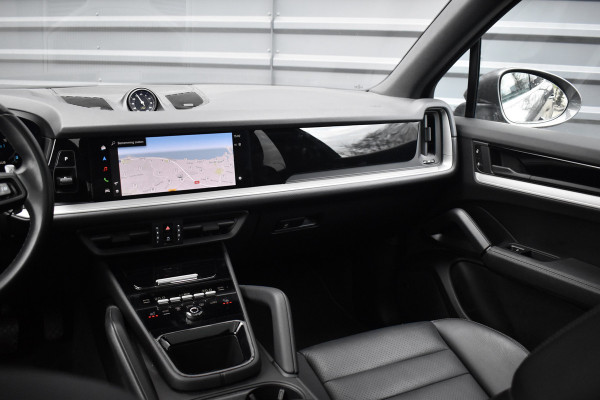Porsche Cayenne 3.0 E-Hybrid 470pk Sport Chrono | Panorama | Matrix | ACC | 21'' Wielen | Bose | Trekhaak | Orig. NL |