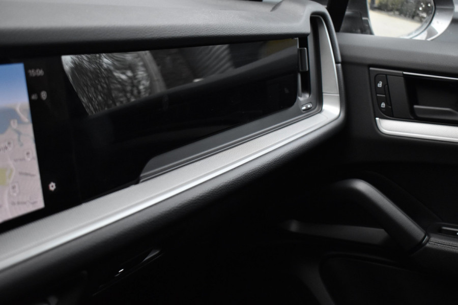 Porsche Cayenne 3.0 E-Hybrid 470pk Sport Chrono | Panorama | Matrix | ACC | 21'' Wielen | Bose | Trekhaak | Orig. NL |
