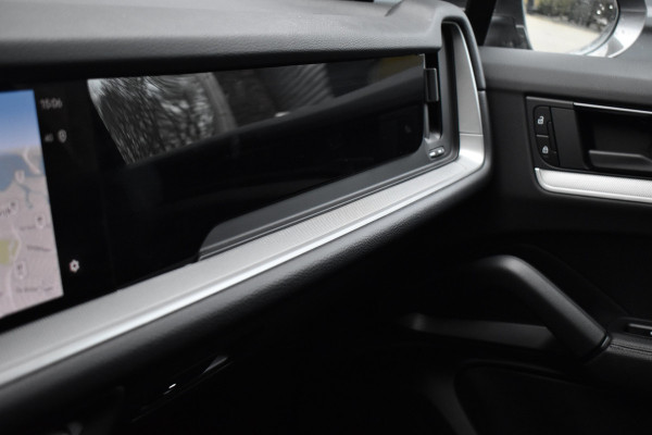 Porsche Cayenne 3.0 E-Hybrid 470pk Sport Chrono | Panorama | Matrix | ACC | 21'' Wielen | Bose | Trekhaak | Orig. NL |