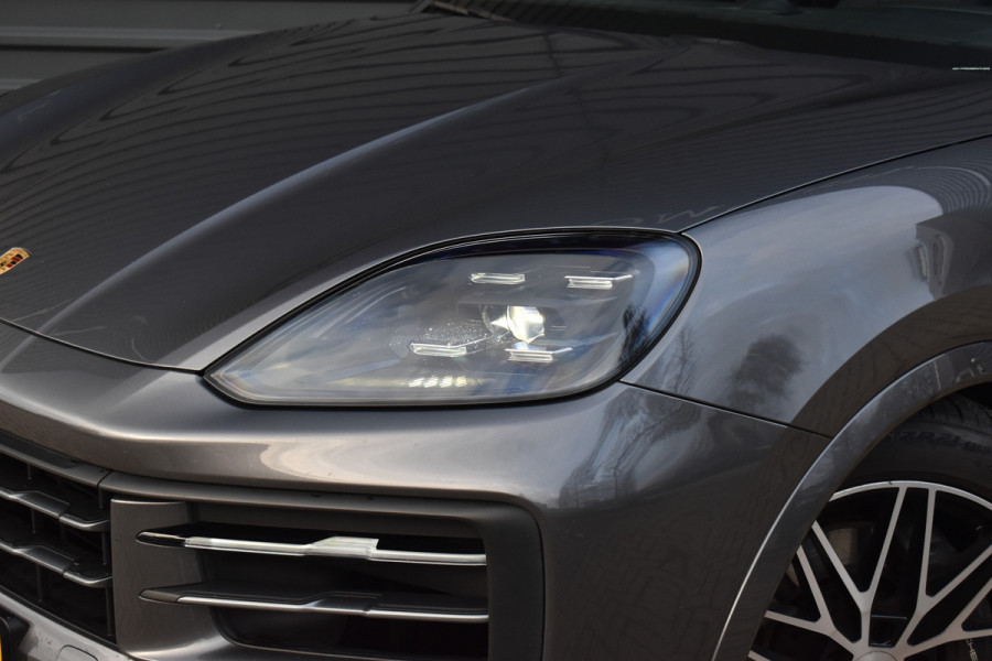 Porsche Cayenne 3.0 E-Hybrid 470pk Sport Chrono | Panorama | Matrix | ACC | 21'' Wielen | Bose | Trekhaak | Orig. NL |