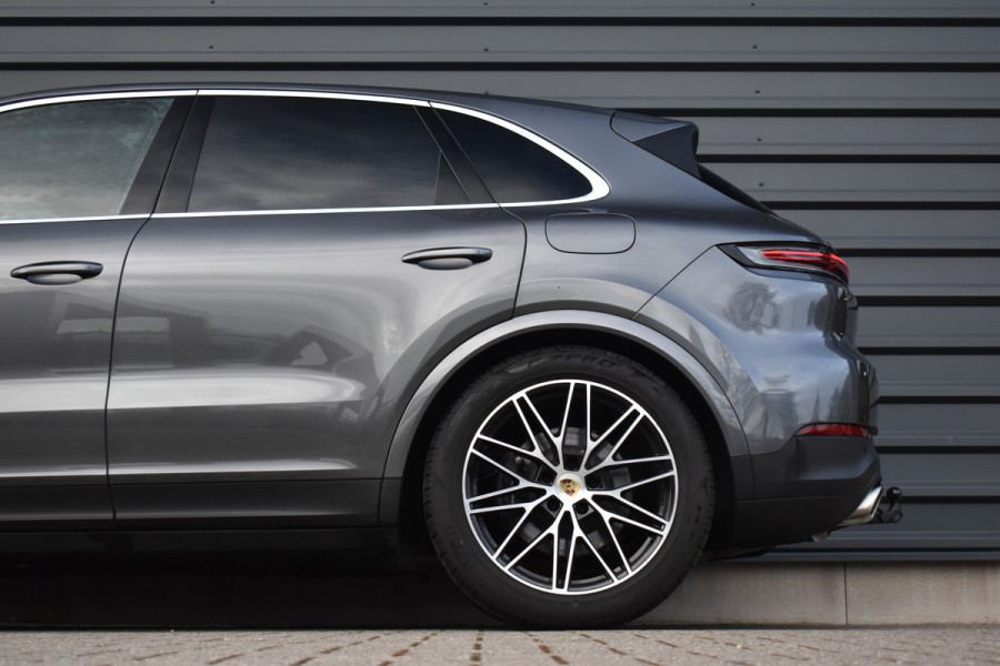 Porsche Cayenne 3.0 E-Hybrid 470pk Sport Chrono | Panorama | Matrix | ACC | 21'' Wielen | Bose | Trekhaak | Orig. NL |