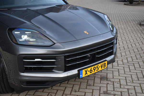 Porsche Cayenne 3.0 E-Hybrid 470pk Sport Chrono | Panorama | Matrix | ACC | 21'' Wielen | Bose | Trekhaak | Orig. NL |