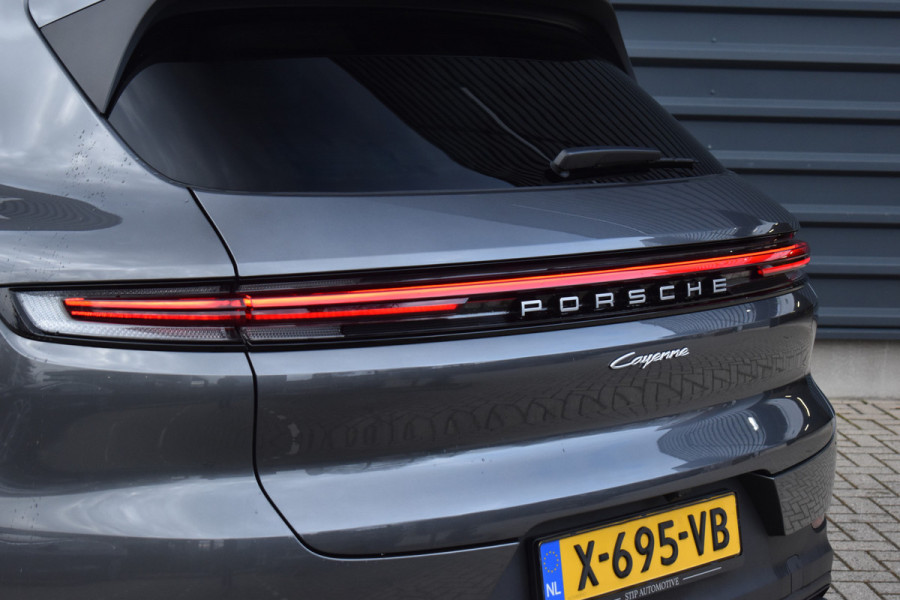 Porsche Cayenne 3.0 E-Hybrid 470pk Sport Chrono | Panorama | Matrix | ACC | 21'' Wielen | Bose | Trekhaak | Orig. NL |