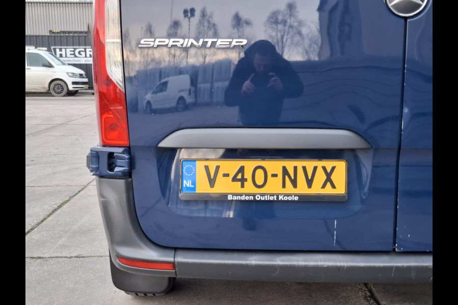 Mercedes-Benz Sprinter 311 CDI GB L2 FWD Functional 3.5T / AIRCO / CAMERA / 3 ZITS / DEALER ONDERHOUDEN / NAVI
