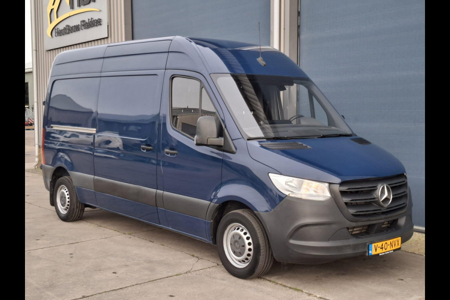Mercedes-Benz Sprinter 311 CDI GB L2 FWD Functional 3.5T / AIRCO / CAMERA / 3 ZITS / DEALER ONDERHOUDEN / NAVI