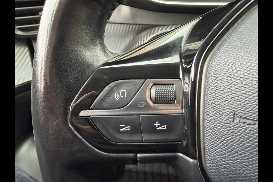 Peugeot 2008 1.2 PureTech Blue Lease Allure | Navigatie | Camera | Cruise Control | Climate Control | Trekhaak |