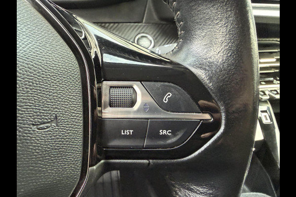 Peugeot 2008 1.2 PureTech Blue Lease Allure | Navigatie | Camera | Cruise Control | Climate Control | Trekhaak |