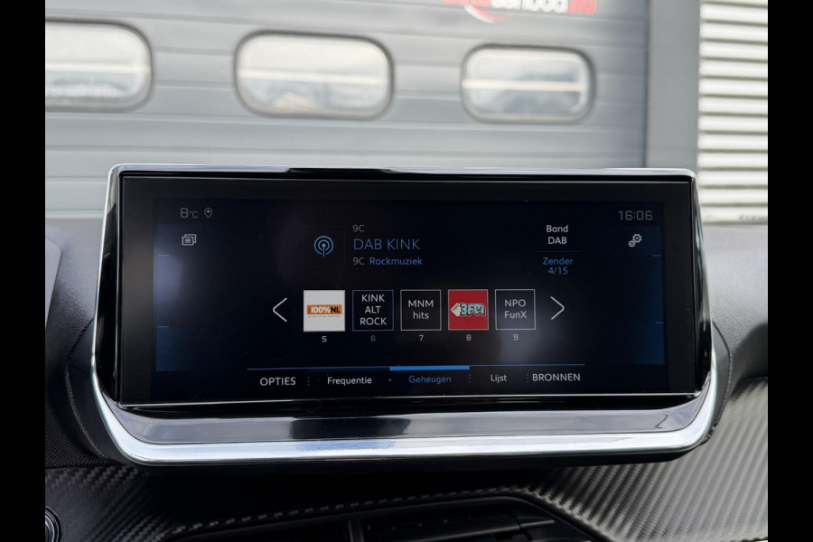 Peugeot 2008 1.2 PureTech Blue Lease Allure | Navigatie | Camera | Cruise Control | Climate Control | Trekhaak |