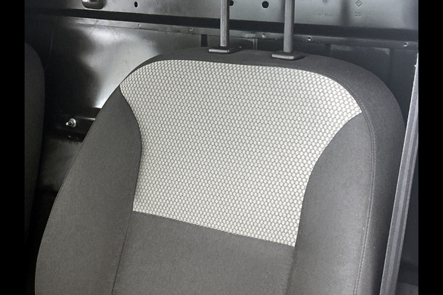 Renault Kangoo 1.5 dCi 75PK Comfort / 2x Schuifdeur / Trekhaak / Airco / / Navigatie / Radio multimedia / Apk 08-2026