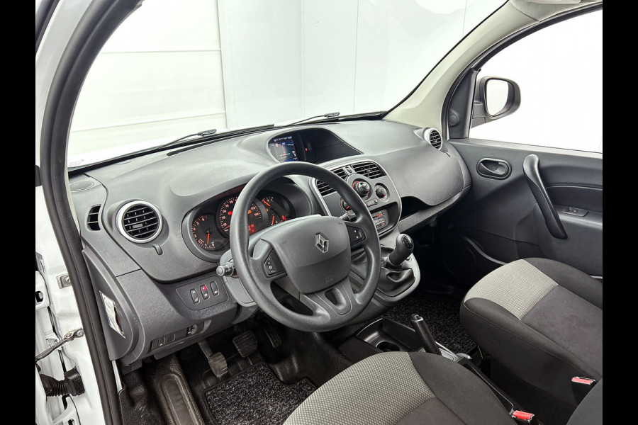 Renault Kangoo 1.5 dCi 75PK Comfort / 2x Schuifdeur / Trekhaak / Airco / / Navigatie / Radio multimedia / Apk 08-2026