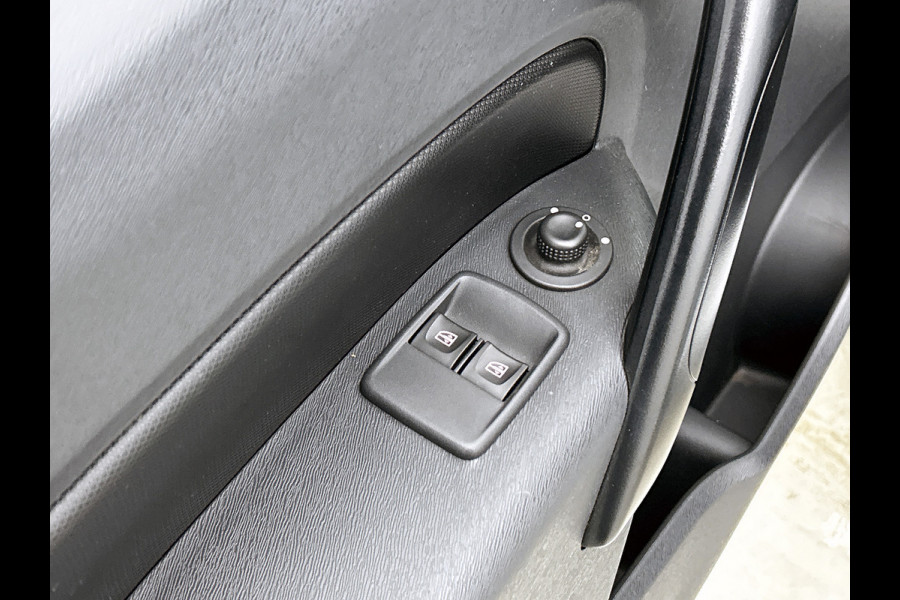 Renault Kangoo 1.5 dCi 75PK Comfort / 2x Schuifdeur / Trekhaak / Airco / / Navigatie / Radio multimedia / Apk 08-2026