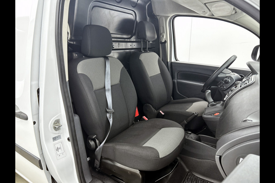 Renault Kangoo 1.5 dCi 75PK Comfort / 2x Schuifdeur / Trekhaak / Airco / / Navigatie / Radio multimedia / Apk 08-2026