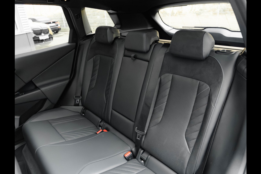 BMW X3 30e xDrive M-Sport - Pano - Trekhaak - ACC - Memoryzetel