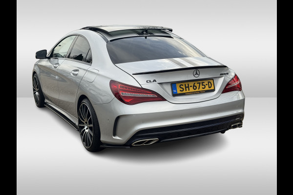 Mercedes-Benz CLA-Klasse 180 WhiteArt Edition / Panoramadak / Camera / Leder&Alcantara / 19'' / Keyless / Navigatie / Stoelverwarming / Cruise Control