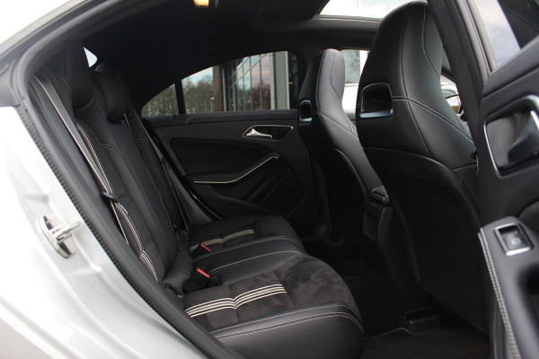 Mercedes-Benz CLA-Klasse 180 WhiteArt Edition / Panoramadak / Camera / Leder&Alcantara / 19'' / Keyless / Navigatie / Stoelverwarming / Cruise Control