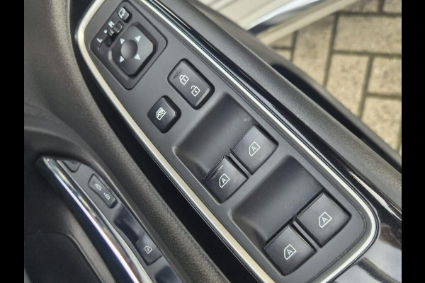 Mitsubishi Outlander 2.4 PHEV Instyle | volleder | trekhaak afneeembaar |