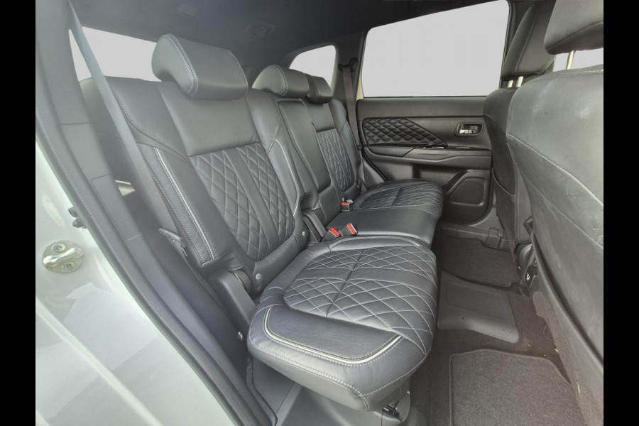Mitsubishi Outlander 2.4 PHEV Instyle | volleder | trekhaak afneeembaar |