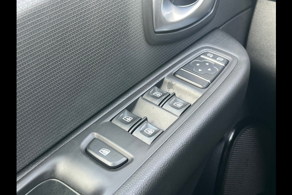 Renault Clio BWJ 11-2018 | 0.9 TCe 90PK Limited | TREKHAAK | NAVI | AIRCO | PDC | LICHTMETAAL | PRIVACY GLASS | CRUISE