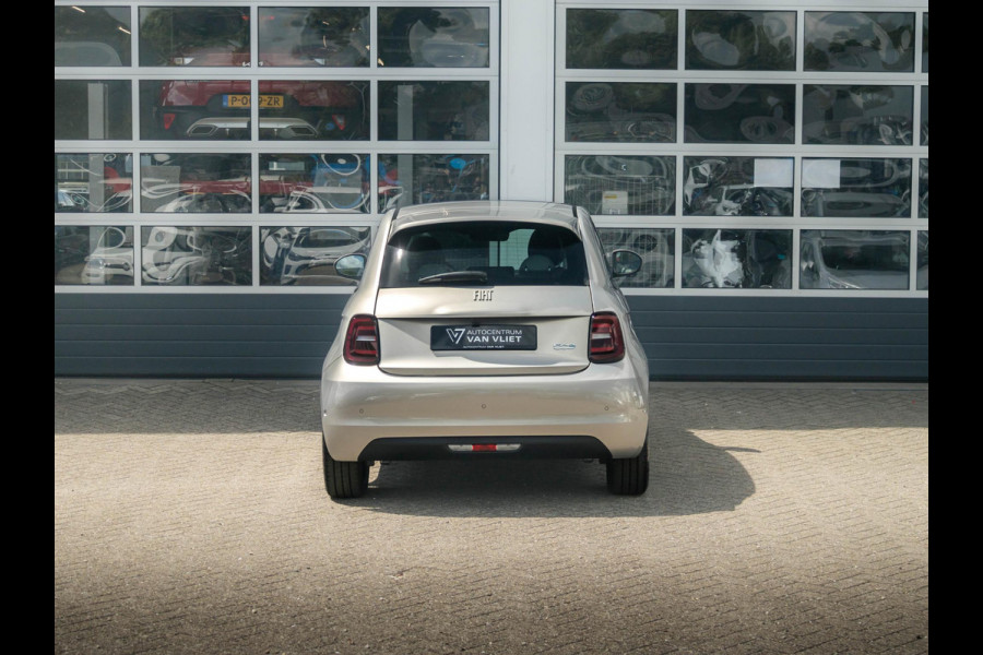 Fiat 500E Giorgio Armani Collector's Edition 42 kWh | 18% Bijtelling | Zeer Exclusief | Beperkte Oplage !
