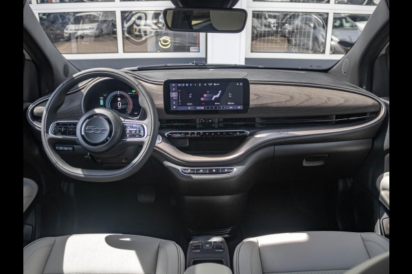 Fiat 500E Giorgio Armani Collector's Edition 42 kWh | 18% Bijtelling | Zeer Exclusief | Beperkte Oplage !