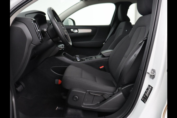 Volvo XC40 1.5 T2 Business Pro | Trekhaak | Camera | Carplay | Adaptive cruise | Keyless | Full LED | Navigatie | Parkeerhulp | Digital Cockpit | Climate control | Bluetooth