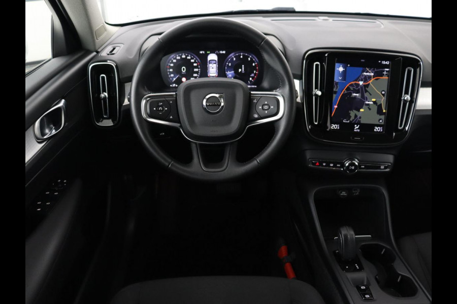 Volvo XC40 1.5 T2 Business Pro | Trekhaak | Camera | Carplay | Adaptive cruise | Keyless | Full LED | Navigatie | Parkeerhulp | Digital Cockpit | Climate control | Bluetooth