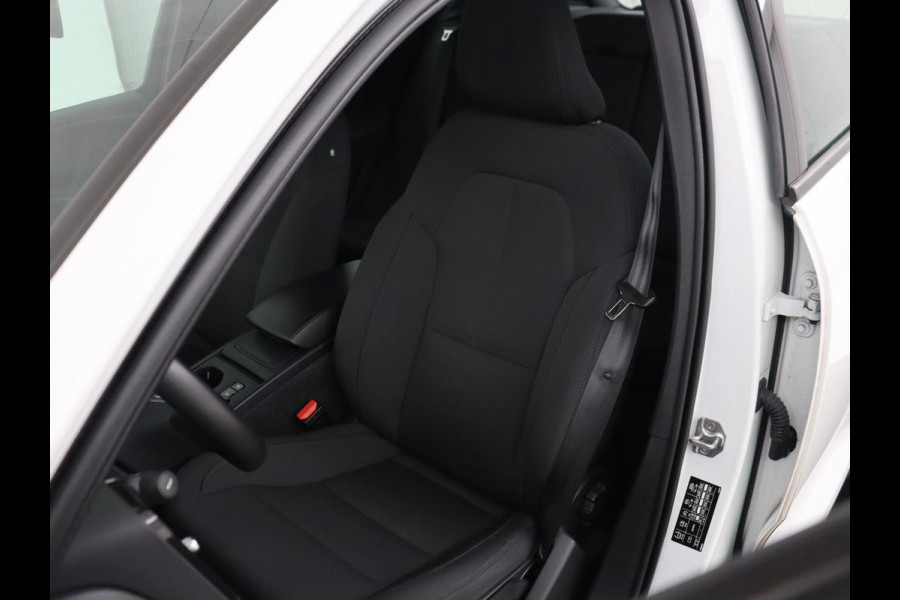 Volvo XC40 1.5 T2 Business Pro | Trekhaak | Camera | Carplay | Adaptive cruise | Keyless | Full LED | Navigatie | Parkeerhulp | Digital Cockpit | Climate control | Bluetooth