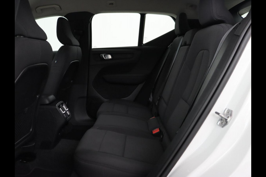 Volvo XC40 1.5 T2 Business Pro | Trekhaak | Camera | Carplay | Adaptive cruise | Keyless | Full LED | Navigatie | Parkeerhulp | Digital Cockpit | Climate control | Bluetooth