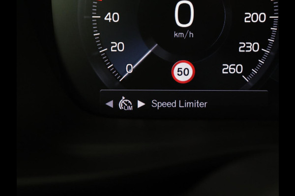 Volvo XC40 1.5 T2 Business Pro | Trekhaak | Camera | Carplay | Adaptive cruise | Keyless | Full LED | Navigatie | Parkeerhulp | Digital Cockpit | Climate control | Bluetooth