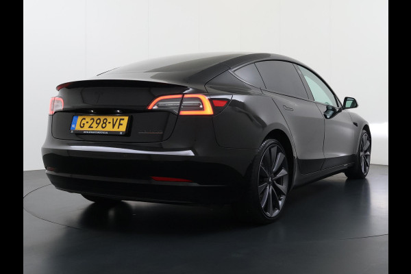 Tesla Model 3 Performance AWD 75 kWh VAN €24.900,- NU VOOR SLECHTS €21.440,- Uw LENTEVOORDEEL €3.460,- |SOH 86% | 20 inch velgen (als nieuw) | Zeer nette staat | Rijklaar geleverd incl. 12 mnd Bovag-garantie | Tesla fabrieksgarantie op de hoogvolt accu t/m 13-12-2027 of 192.000 km