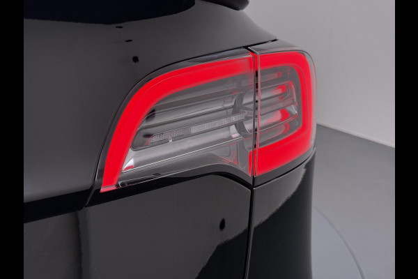 Tesla Model 3 Performance AWD 75 kWh VAN €24.900,- NU VOOR SLECHTS €21.440,- Uw LENTEVOORDEEL €3.460,- |SOH 86% | 20 inch velgen (als nieuw) | Zeer nette staat | Rijklaar geleverd incl. 12 mnd Bovag-garantie | Tesla fabrieksgarantie op de hoogvolt accu t/m 13-12-2027 of 192.000 km