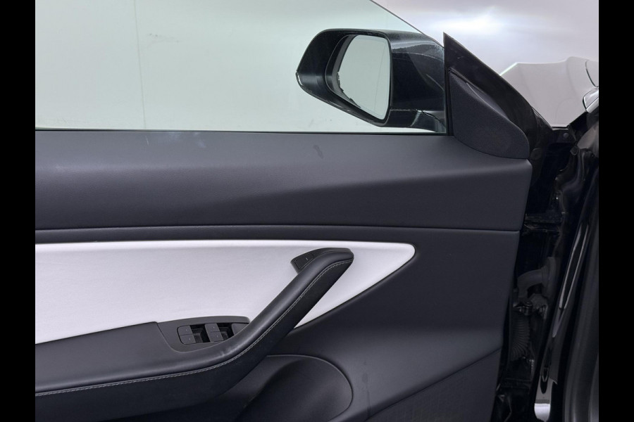 Tesla Model 3 Performance AWD 75 kWh VAN €24.900,- NU VOOR SLECHTS €21.440,- Uw LENTEVOORDEEL €3.460,- |SOH 86% | 20 inch velgen (als nieuw) | Zeer nette staat | Rijklaar geleverd incl. 12 mnd Bovag-garantie | Tesla fabrieksgarantie op de hoogvolt accu t/m 13-12-2027 of 192.000 km