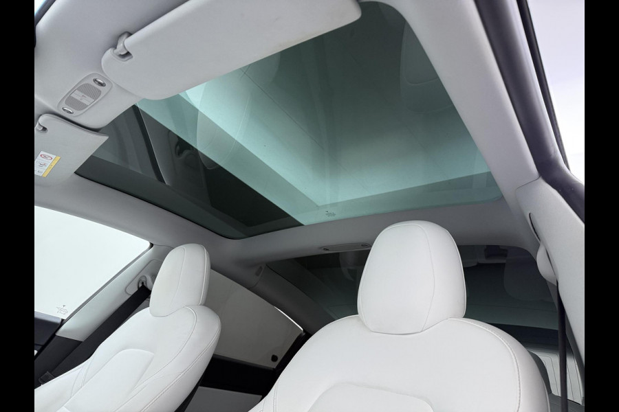 Tesla Model 3 Performance AWD 75 kWh VAN €24.900,- NU VOOR SLECHTS €21.440,- Uw LENTEVOORDEEL €3.460,- |SOH 86% | 20 inch velgen (als nieuw) | Zeer nette staat | Rijklaar geleverd incl. 12 mnd Bovag-garantie | Tesla fabrieksgarantie op de hoogvolt accu t/m 13-12-2027 of 192.000 km