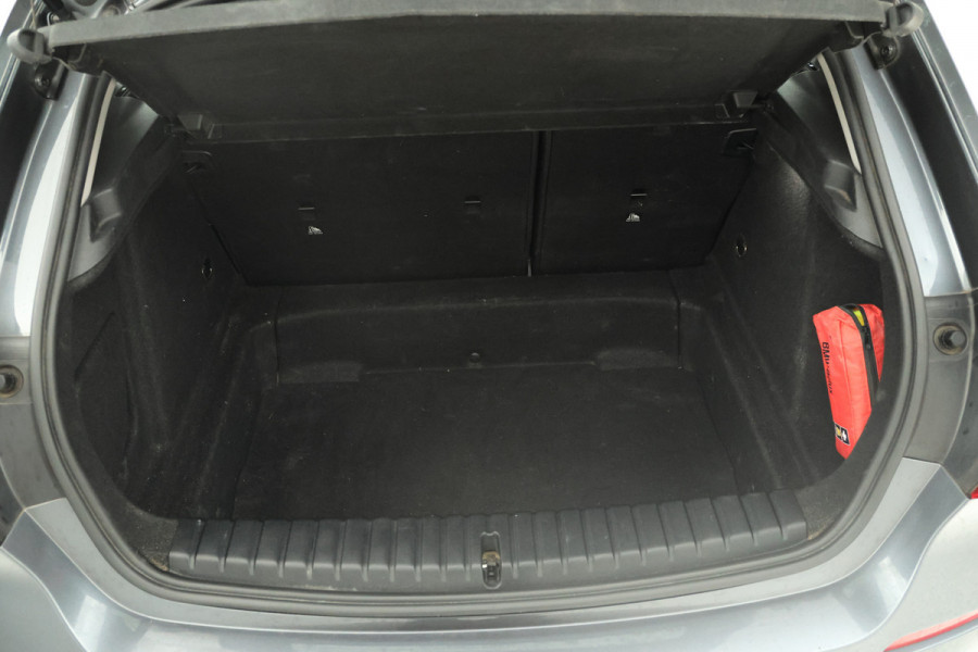 BMW 1-serie 118i Executive 140PK, Navigatie, Climate,