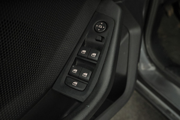 BMW 1-serie 118i Executive 140PK, Navigatie, Climate,