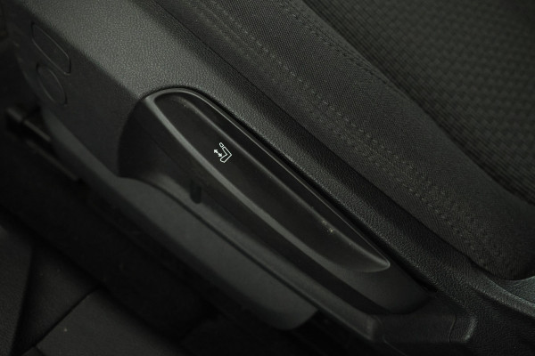 BMW 1-serie 118i Executive 140PK, Navigatie, Climate,