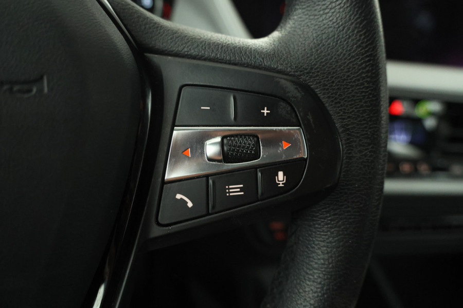 BMW 1-serie 118i Executive 140PK, Navigatie, Climate,