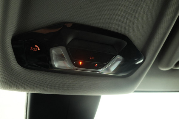 BMW 1-serie 118i Executive 140PK, Navigatie, Climate,